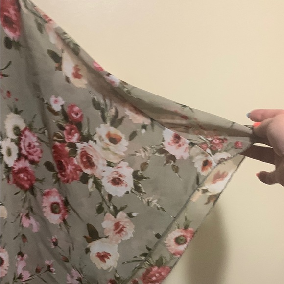 Green Dolman Sleeve Ruffled Blouse - Picture 3 of 3